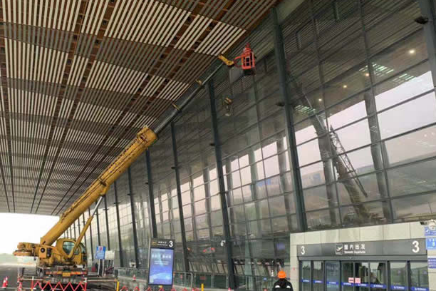 荔城玻璃幕墙维护和保养